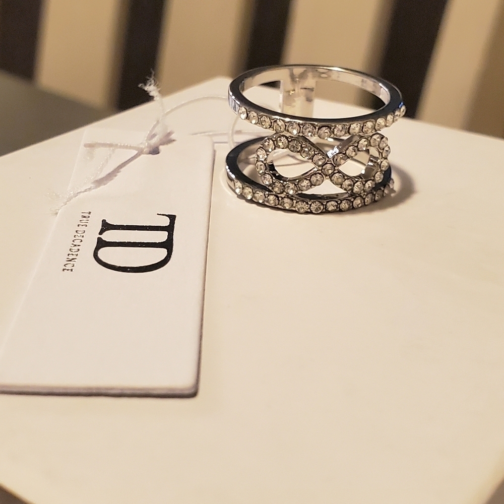 🆑️ TRUE DECADENCE | Bow Detail Ring sz 6.5